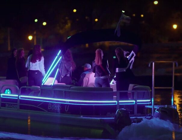 partyboat-night-strip